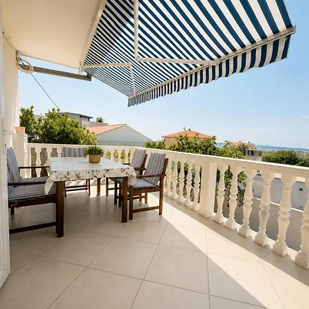 Apartman Karma Ciovo Βίλα