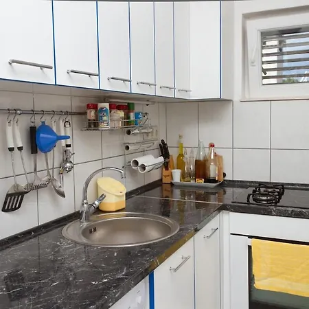 Apartman Karma Ciovo Τρογκίρ